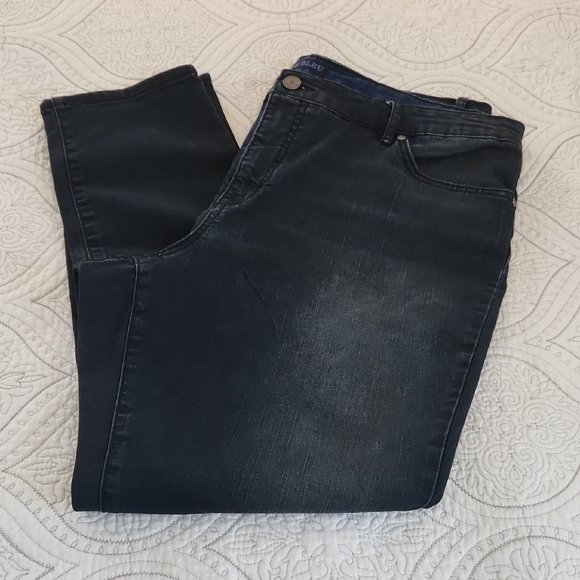 Code Bleu Blue Jeans with Modern Appeal 18W - Picture 1 of 5